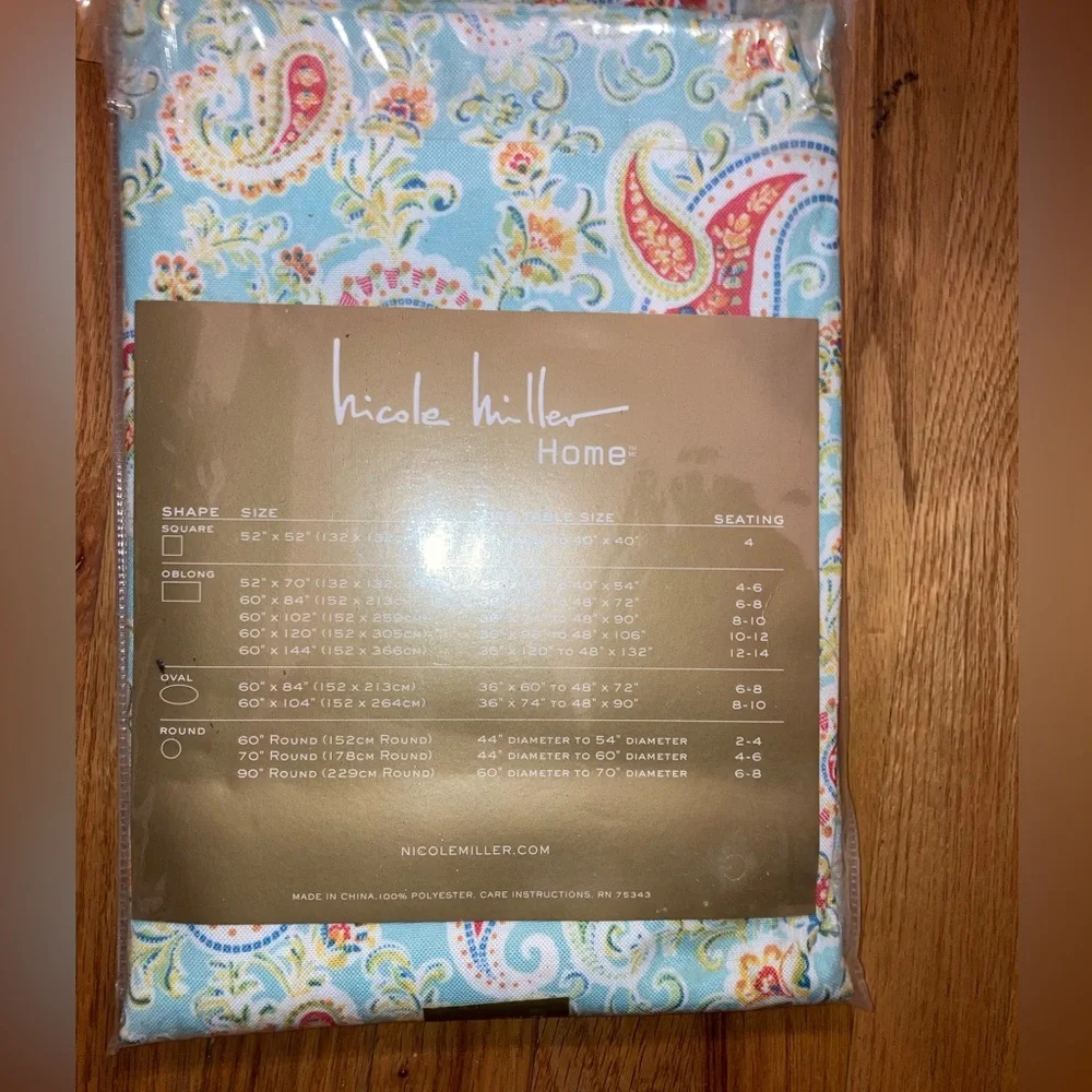 Nicole Miller Indoor Outdoor Tablecloth 52” x 70” Paisley NIP
